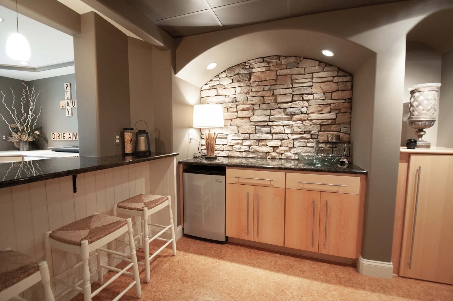 Basement remodeled wet bar.